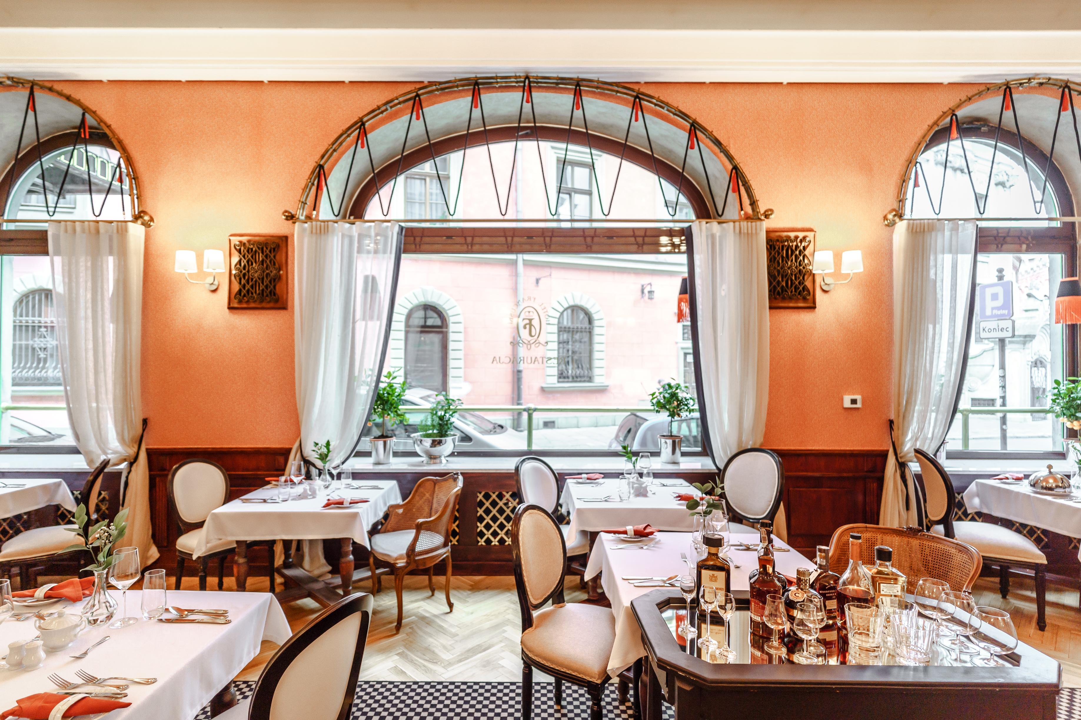 H15 Francuski Old Town - Destigo