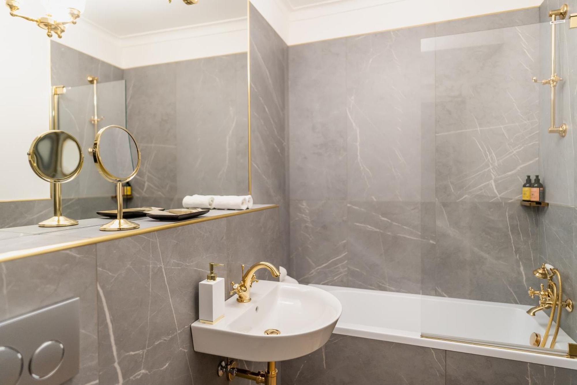 H15 Francuski Old Town - Destigo 5*